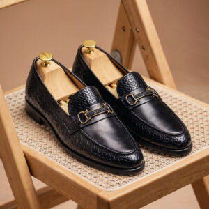 Vintage Crown Black